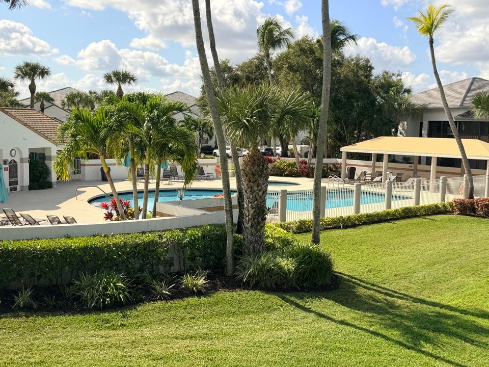 Active With Contract: $649,000 (2 beds, 2 baths, 1728 Square Feet)