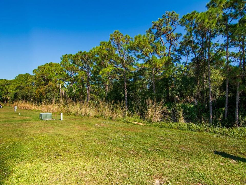 For Sale: $189,900 (2 beds, 2 baths, 1071 Square Feet)