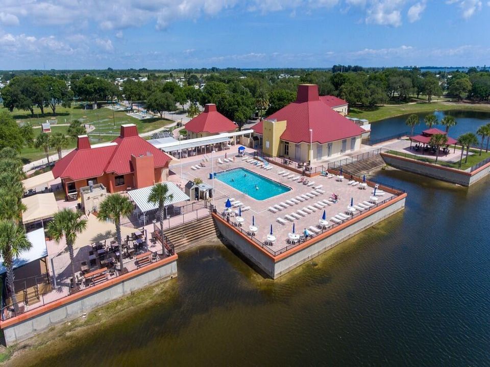 For Sale: $189,900 (2 beds, 2 baths, 1071 Square Feet)