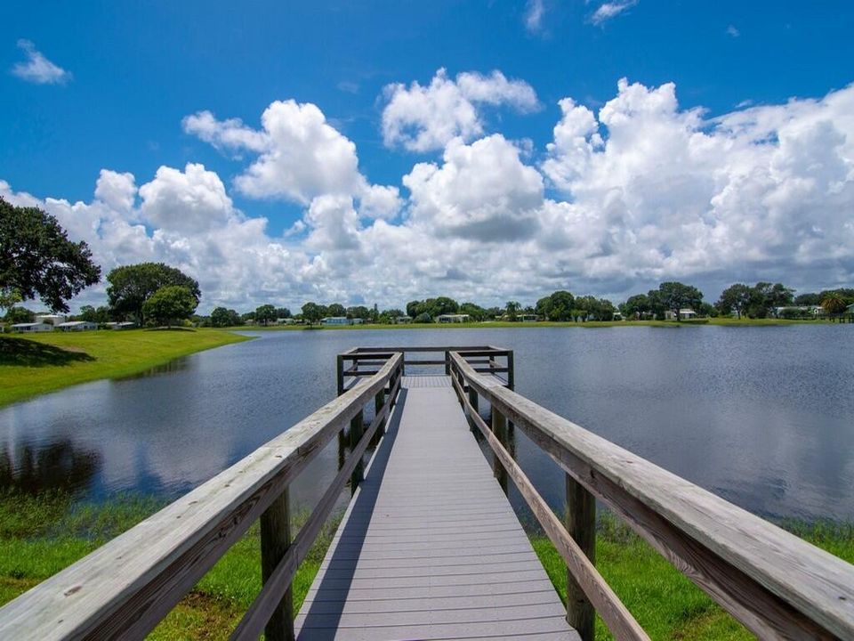 For Sale: $189,900 (2 beds, 2 baths, 1071 Square Feet)