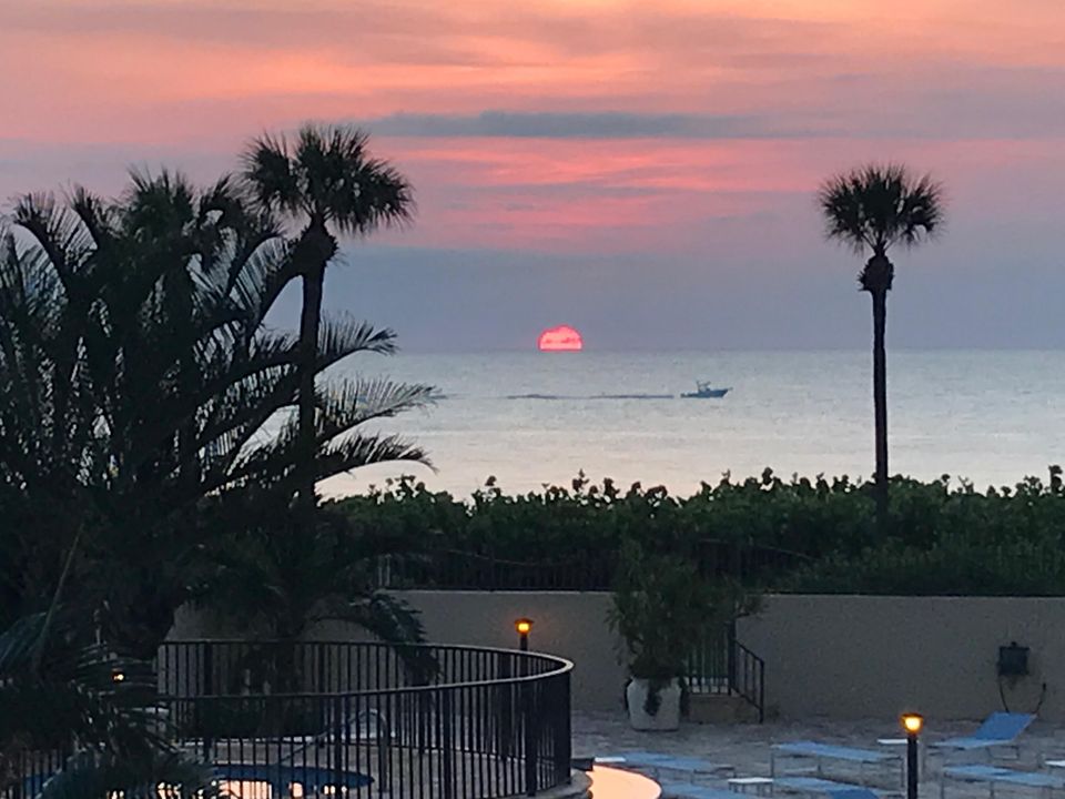 Под контрактом: $3,875 (2 спален, 2 ванн, 1170 Квадратных фут)