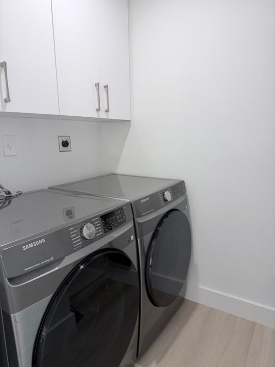 Active With Contract: $649,000 (2 beds, 2 baths, 1728 Square Feet)