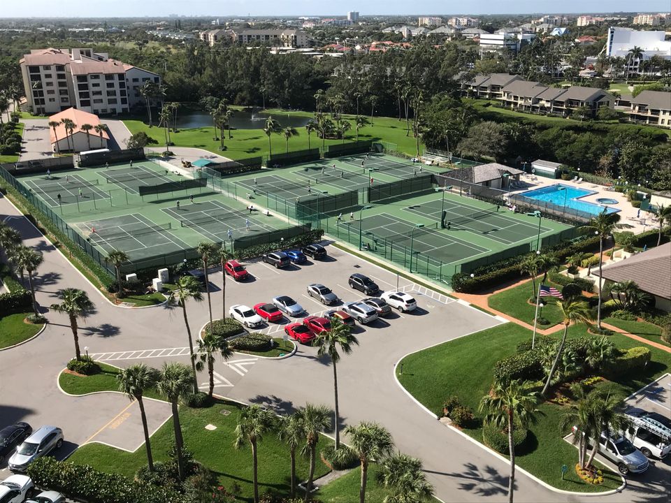 Под контрактом: $3,875 (2 спален, 2 ванн, 1170 Квадратных фут)