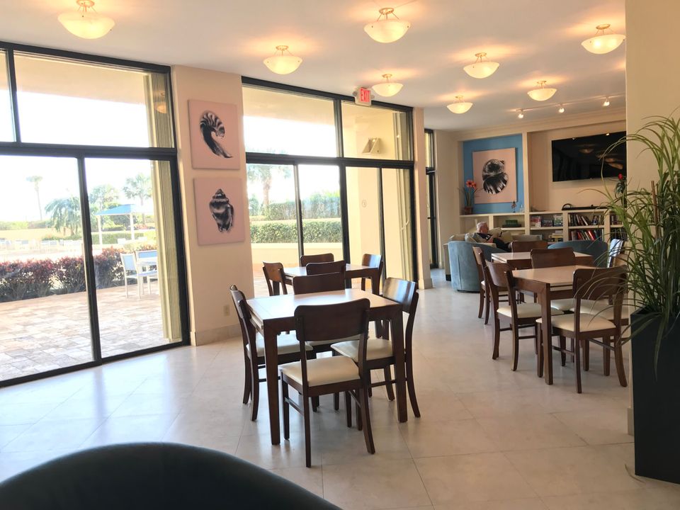 Под контрактом: $3,875 (2 спален, 2 ванн, 1170 Квадратных фут)