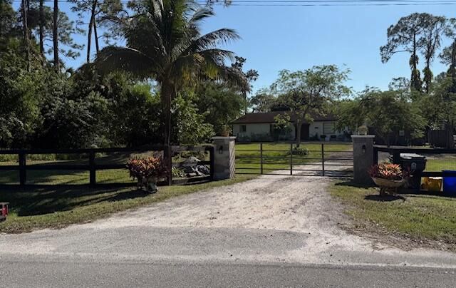 En Venta: $485,000 (4 camas, 2 baños, 1556 Pies cuadrados)