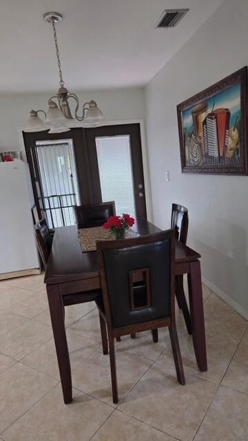 En Venta: $485,000 (4 camas, 2 baños, 1556 Pies cuadrados)