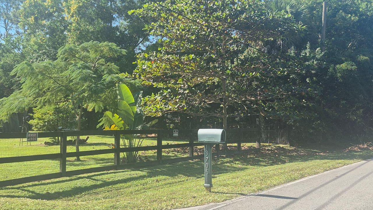 En Venta: $485,000 (4 camas, 2 baños, 1556 Pies cuadrados)