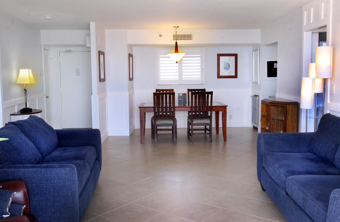 Под контрактом: $3,875 (2 спален, 2 ванн, 1170 Квадратных фут)