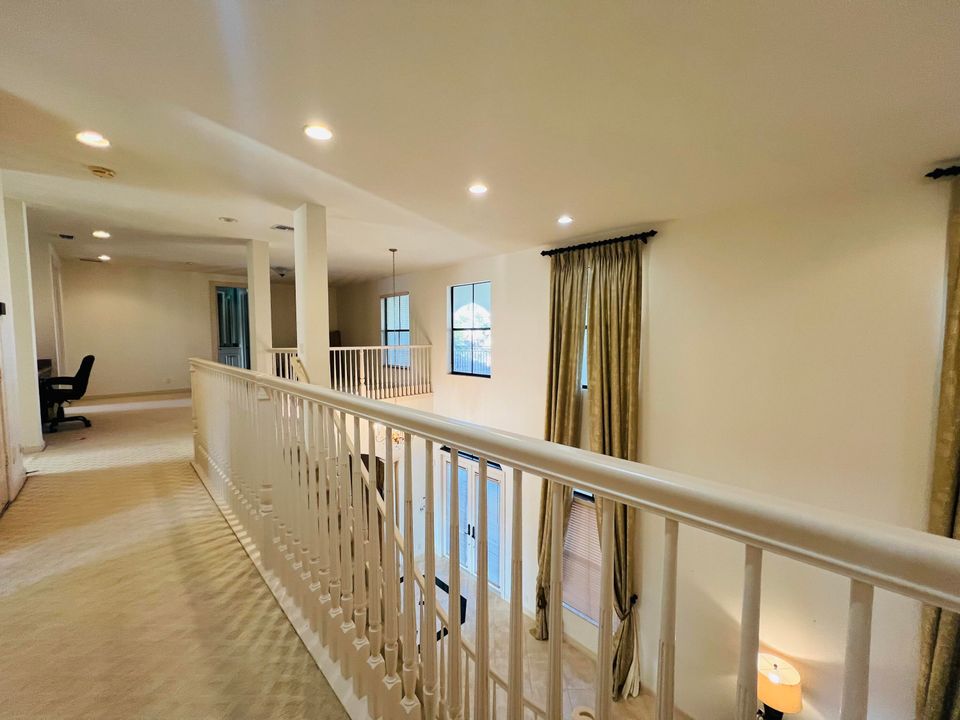 For Sale: $1,350,000 (5 beds, 5 baths, 4616 Square Feet)