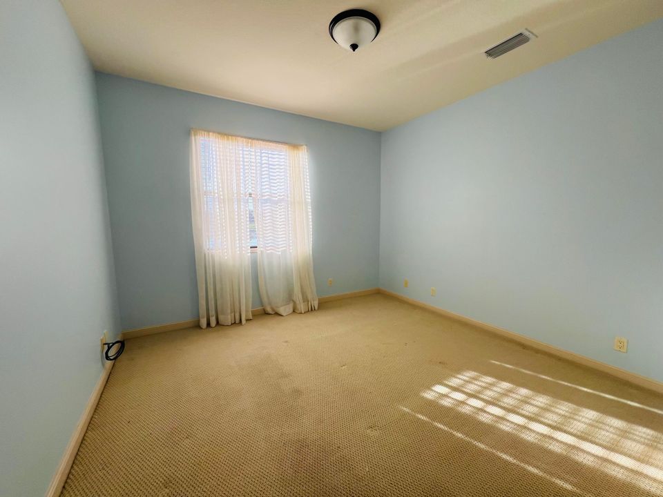 For Sale: $1,350,000 (5 beds, 5 baths, 4616 Square Feet)