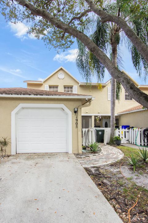 For Sale: $395,000 (3 beds, 2 baths, 1560 Square Feet)