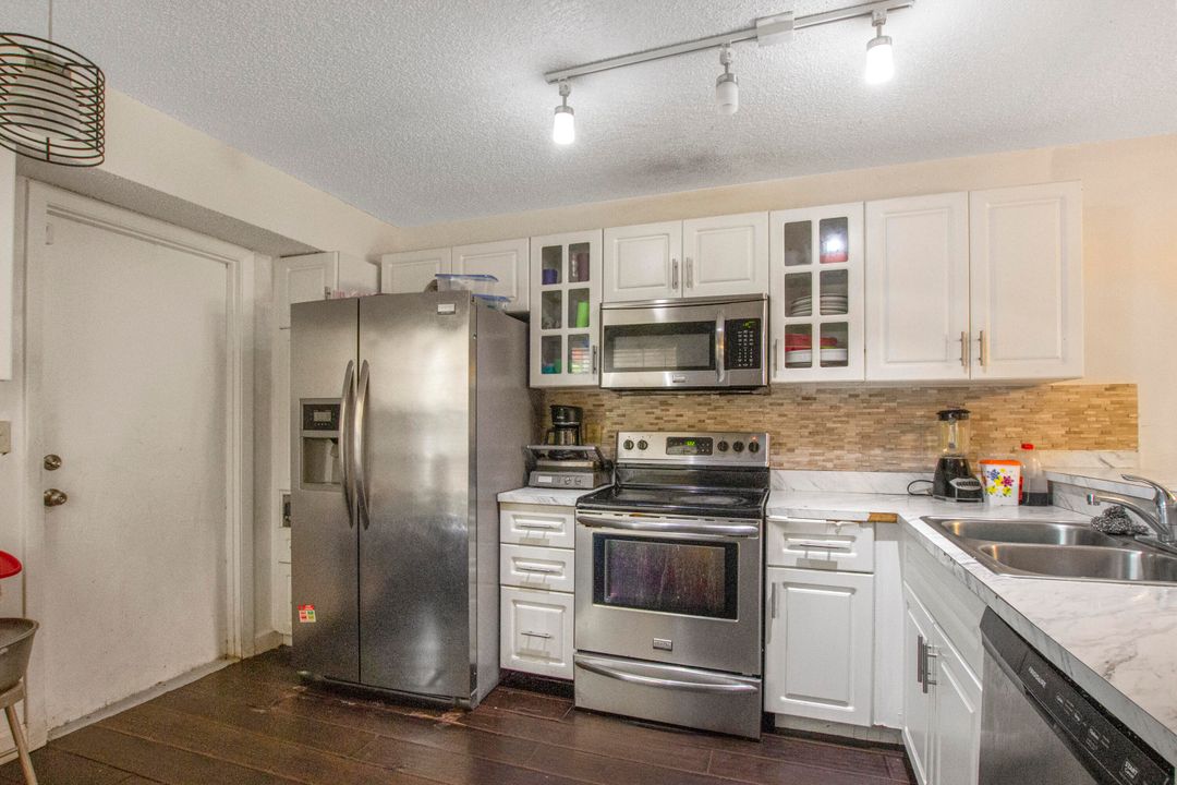 For Sale: $395,000 (3 beds, 2 baths, 1560 Square Feet)