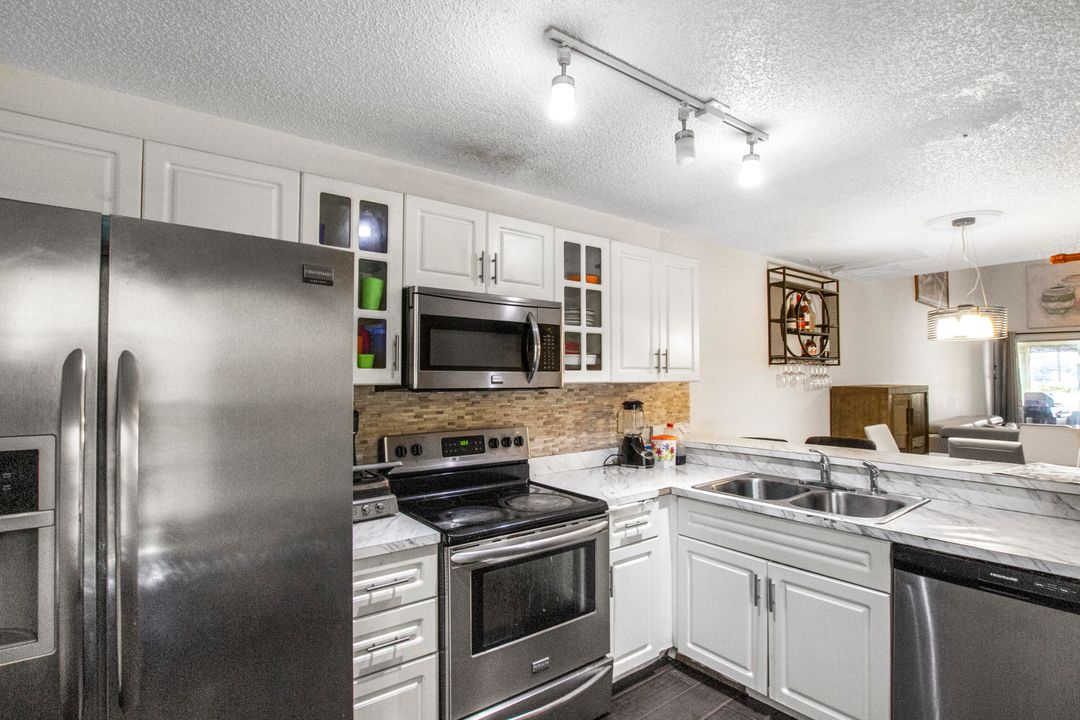 For Sale: $395,000 (3 beds, 2 baths, 1560 Square Feet)