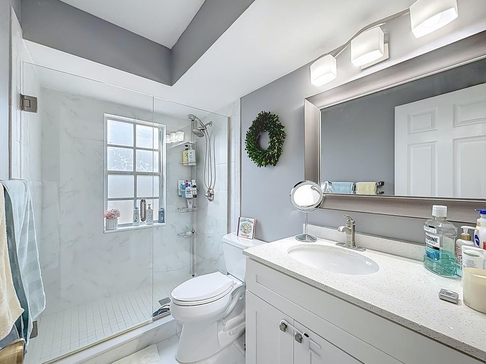 待售: $925,000 (4 贝兹, 2 浴室, 2217 平方英尺)