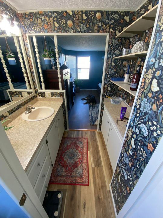 待售: $210,000 (2 贝兹, 2 浴室, 1406 平方英尺)