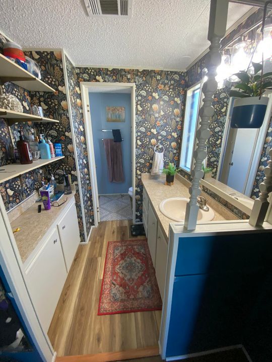 待售: $210,000 (2 贝兹, 2 浴室, 1406 平方英尺)