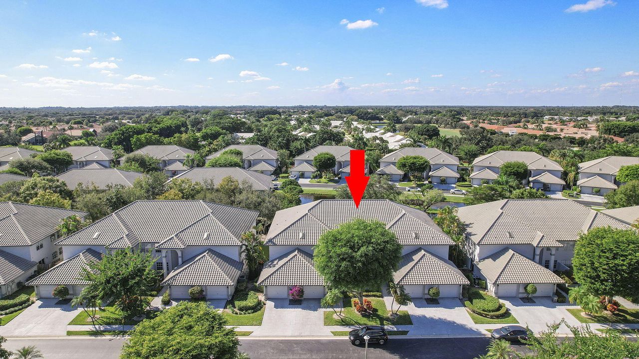 For Sale: $329,000 (2 beds, 2 baths, 1401 Square Feet)