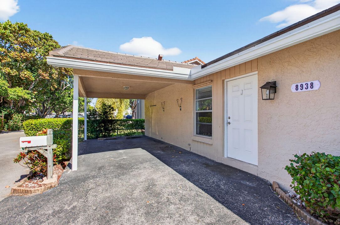 合同活跃: $399,000 (3 贝兹, 2 浴室, 1030 平方英尺)