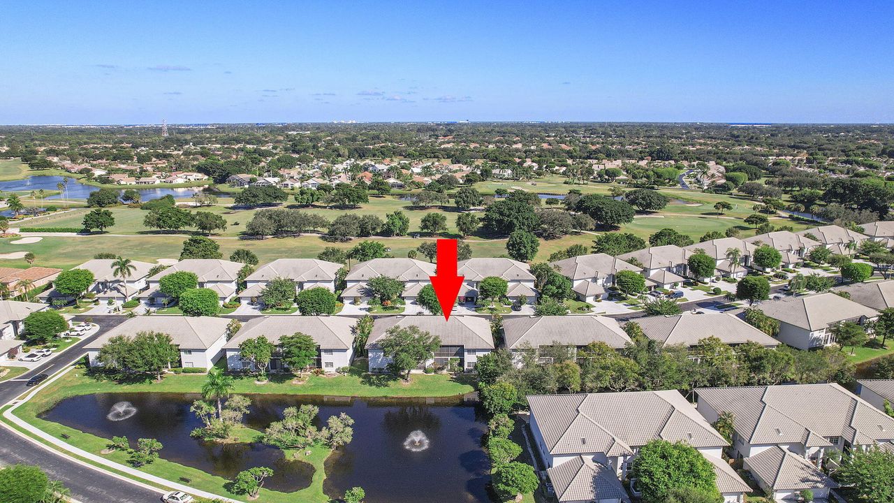 For Sale: $329,000 (2 beds, 2 baths, 1401 Square Feet)