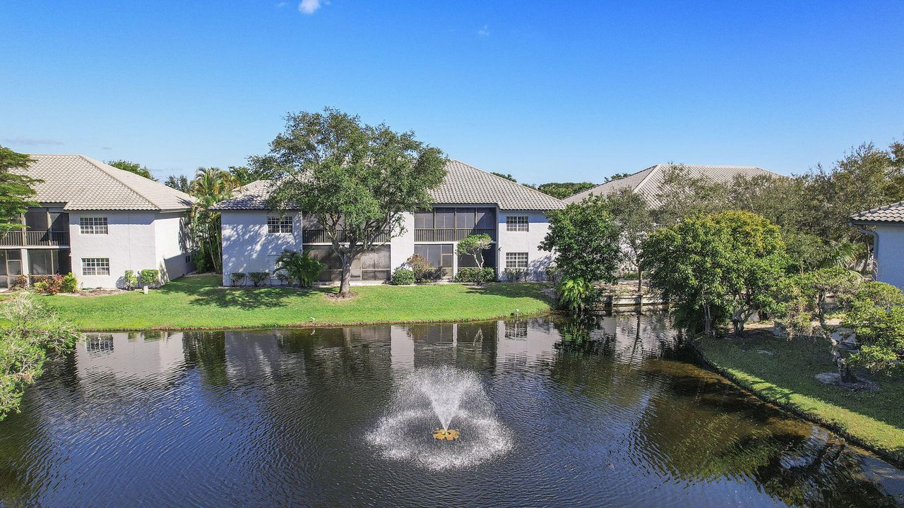 For Sale: $329,000 (2 beds, 2 baths, 1401 Square Feet)