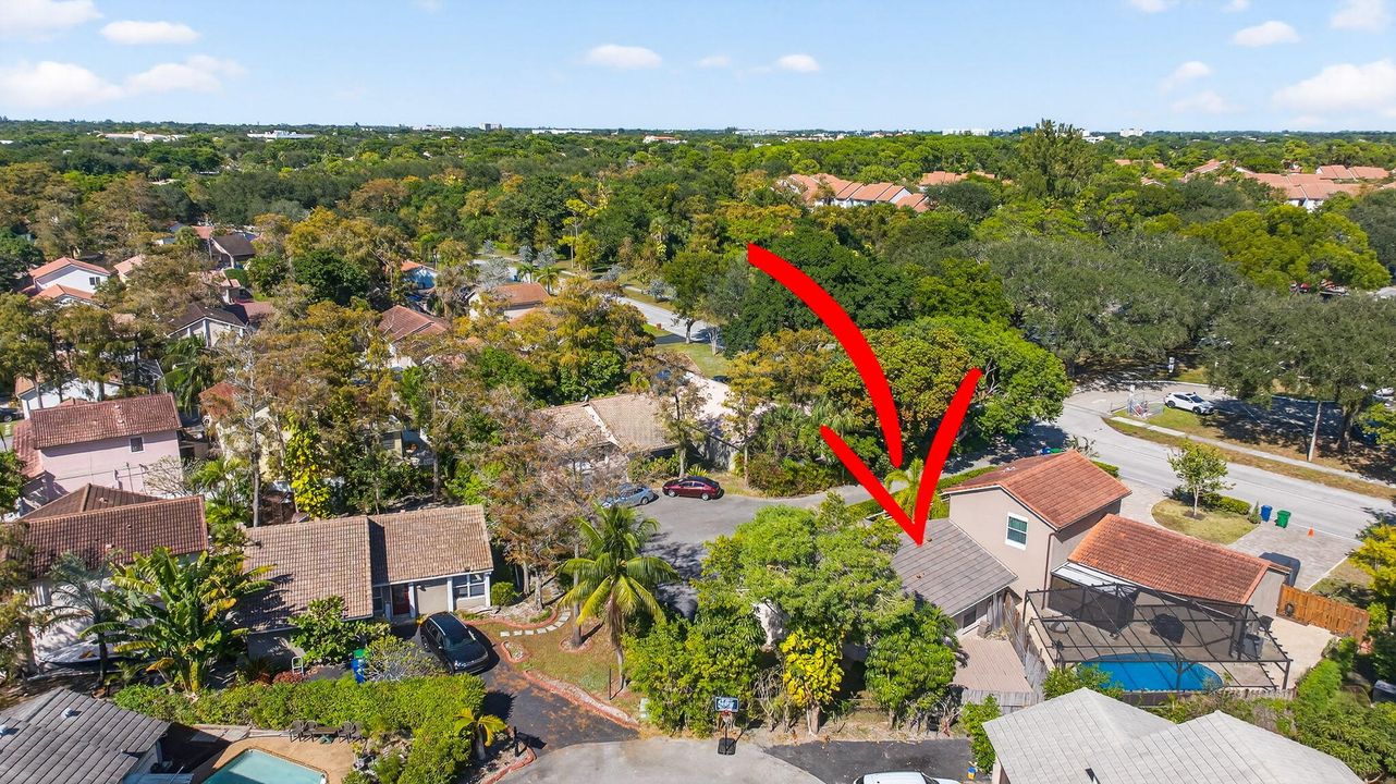 合同活跃: $399,000 (3 贝兹, 2 浴室, 1030 平方英尺)