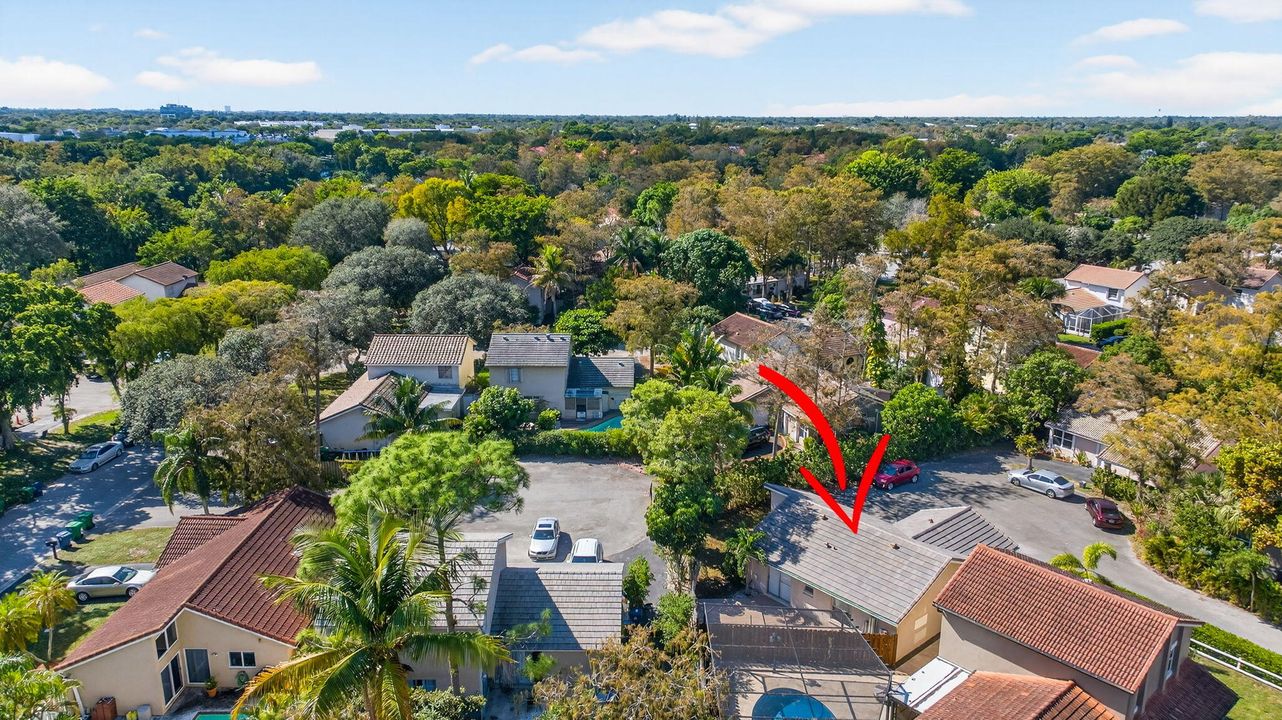 合同活跃: $399,000 (3 贝兹, 2 浴室, 1030 平方英尺)