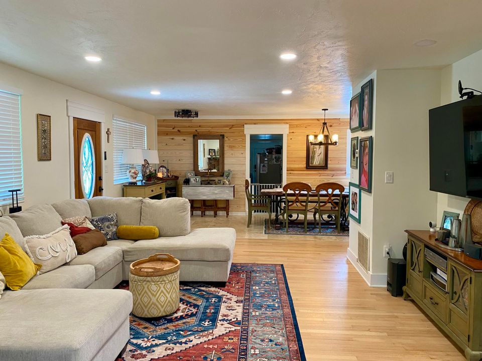 For Sale: $599,900 (4 beds, 3 baths, 1996 Square Feet)