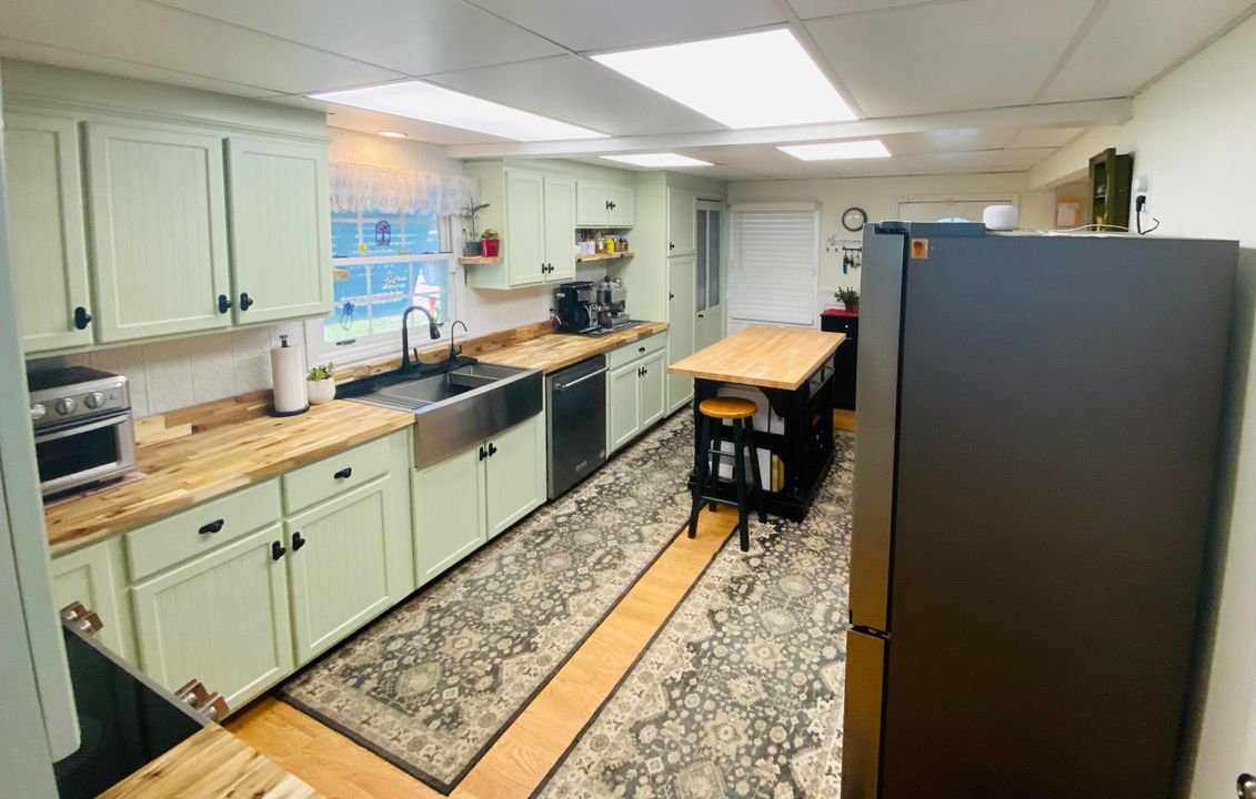 For Sale: $599,900 (4 beds, 3 baths, 1996 Square Feet)