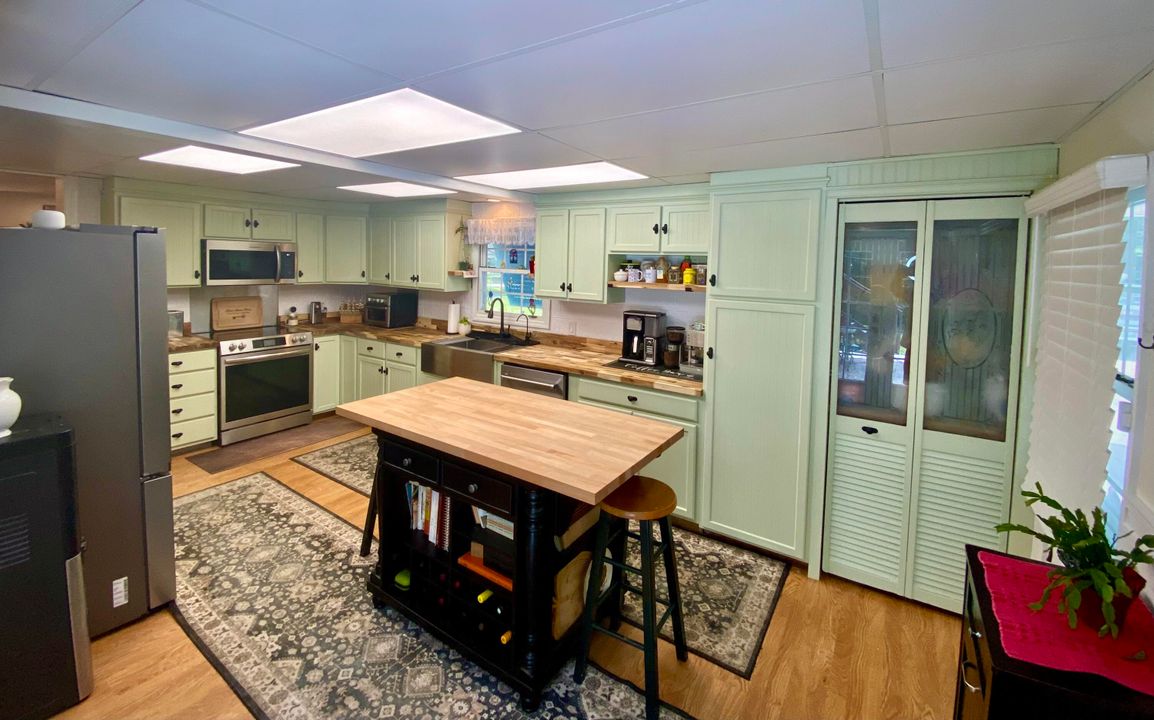 For Sale: $599,900 (4 beds, 3 baths, 1996 Square Feet)