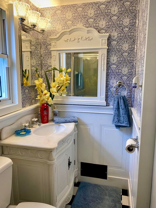 For Sale: $599,900 (4 beds, 3 baths, 1996 Square Feet)