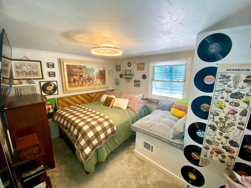 For Sale: $599,900 (4 beds, 3 baths, 1996 Square Feet)