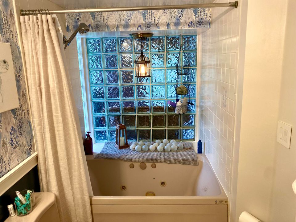 For Sale: $599,900 (4 beds, 3 baths, 1996 Square Feet)