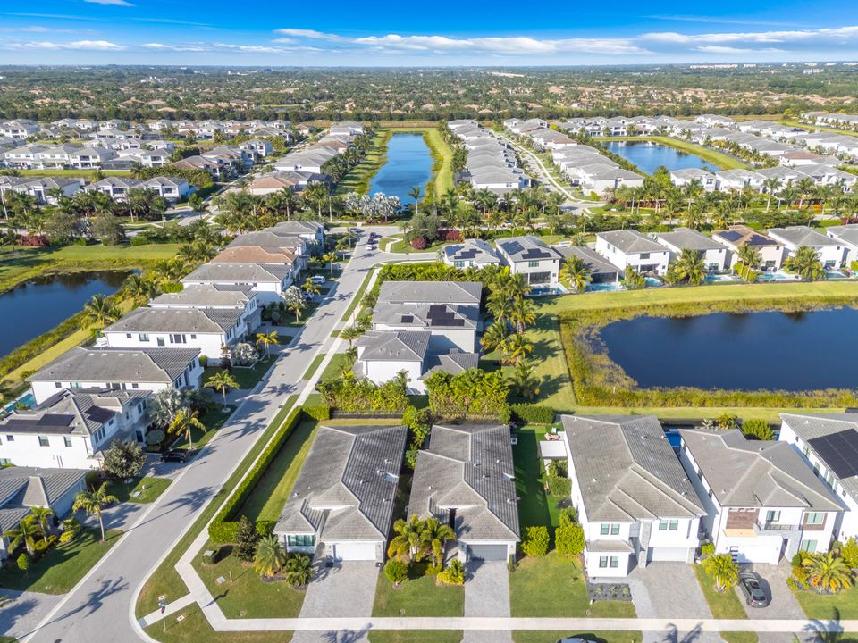 На продажу: $1,699,900 (3 спален, 3 ванн, 2240 Квадратных фут)