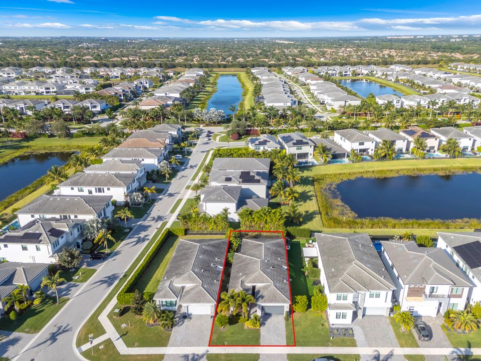 На продажу: $1,699,900 (3 спален, 3 ванн, 2240 Квадратных фут)