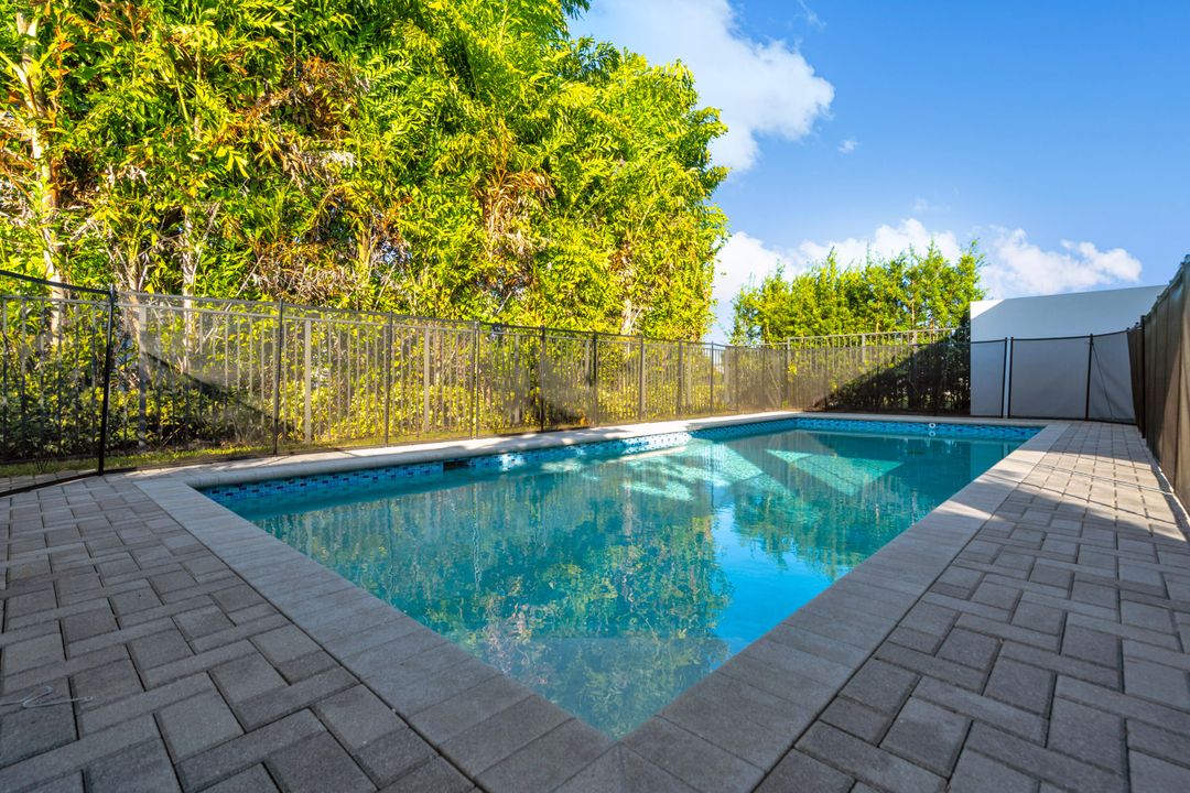 На продажу: $1,699,900 (3 спален, 3 ванн, 2240 Квадратных фут)