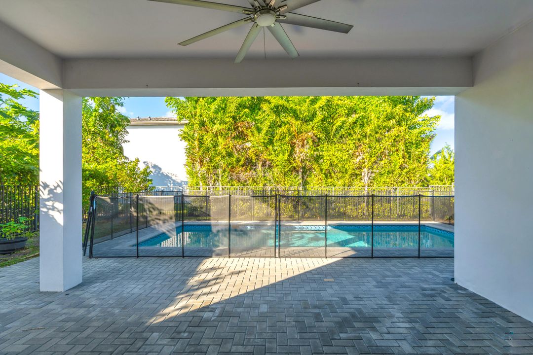 На продажу: $1,699,900 (3 спален, 3 ванн, 2240 Квадратных фут)