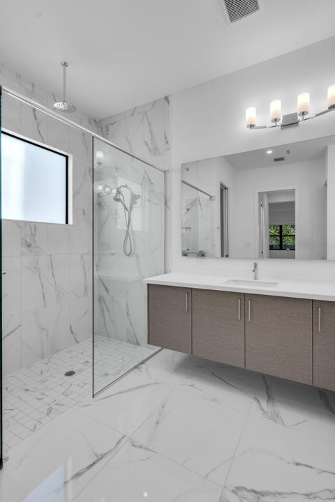 На продажу: $1,699,900 (3 спален, 3 ванн, 2240 Квадратных фут)