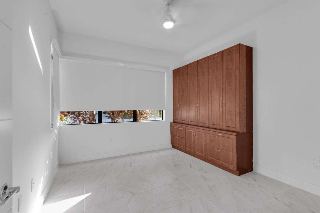 На продажу: $1,699,900 (3 спален, 3 ванн, 2240 Квадратных фут)