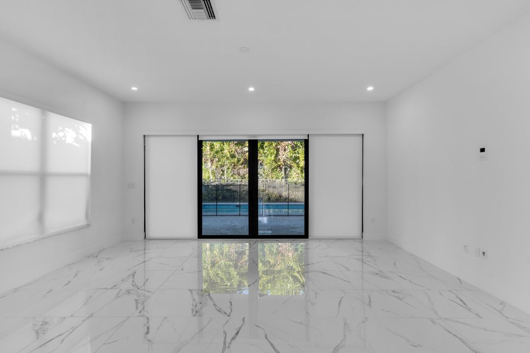 На продажу: $1,699,900 (3 спален, 3 ванн, 2240 Квадратных фут)