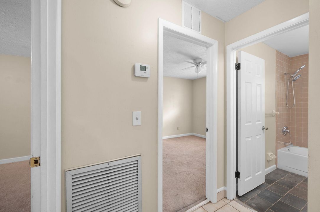 На продажу: $330,111 (3 спален, 2 ванн, 1694 Квадратных фут)