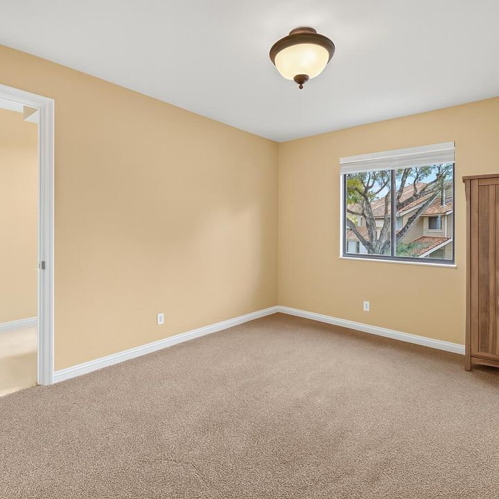 На продажу: $419,000 (3 спален, 2 ванн, 1395 Квадратных фут)