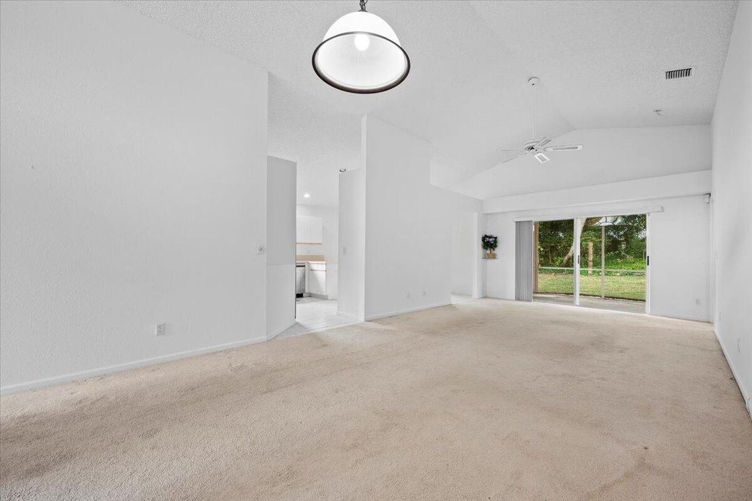 For Sale: $484,900 (3 beds, 2 baths, 1408 Square Feet)