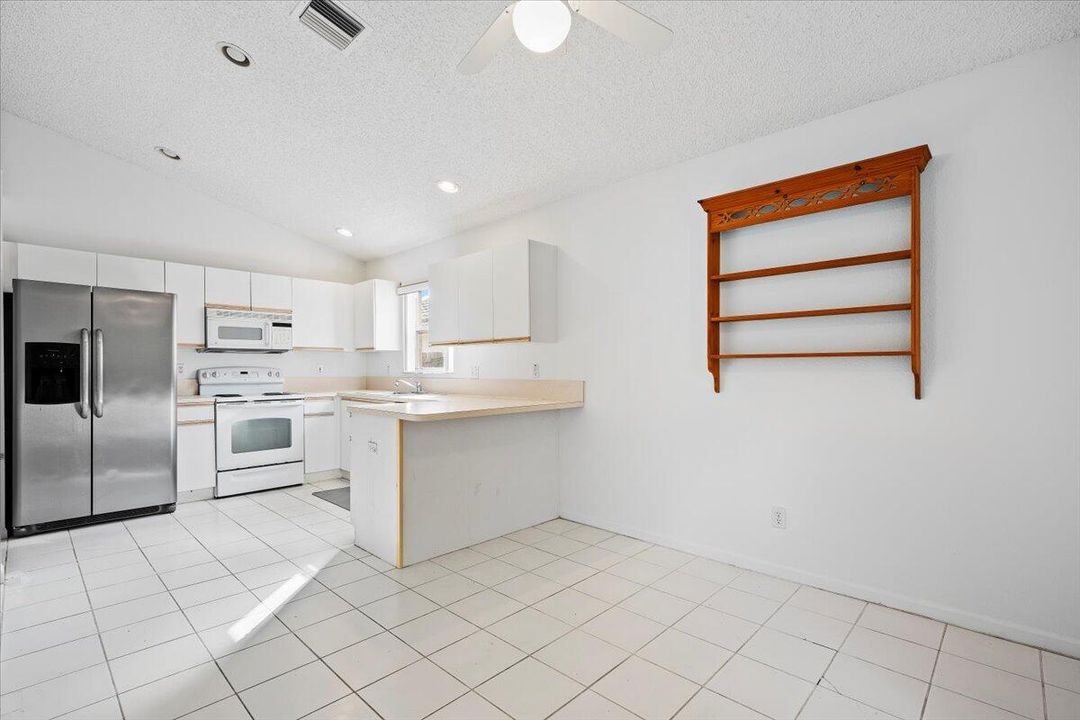 For Sale: $484,900 (3 beds, 2 baths, 1408 Square Feet)