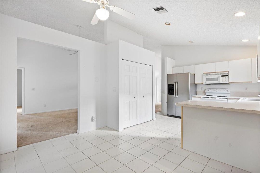 For Sale: $484,900 (3 beds, 2 baths, 1408 Square Feet)