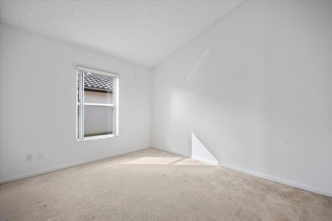 For Sale: $484,900 (3 beds, 2 baths, 1408 Square Feet)