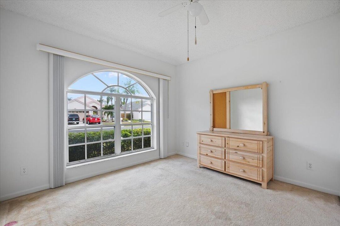 For Sale: $484,900 (3 beds, 2 baths, 1408 Square Feet)