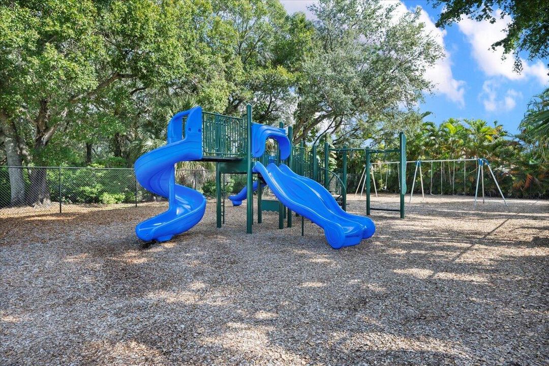 For Sale: $484,900 (3 beds, 2 baths, 1408 Square Feet)