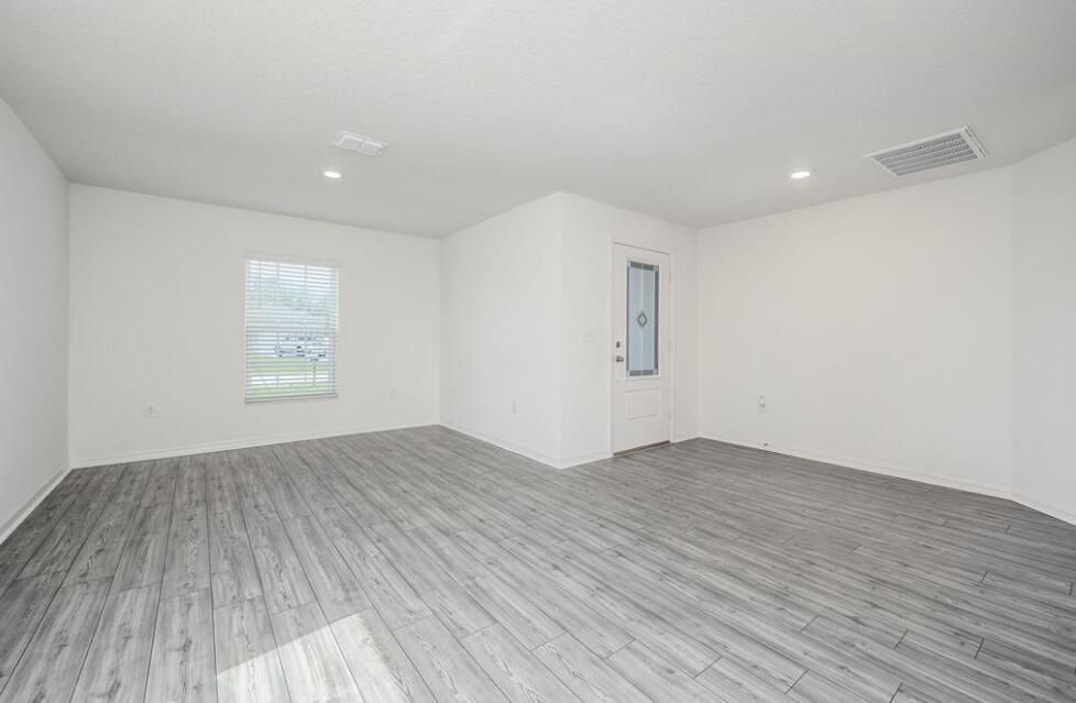 En Renta: $2,850 (4 camas, 2 baños, 1851 Pies cuadrados)