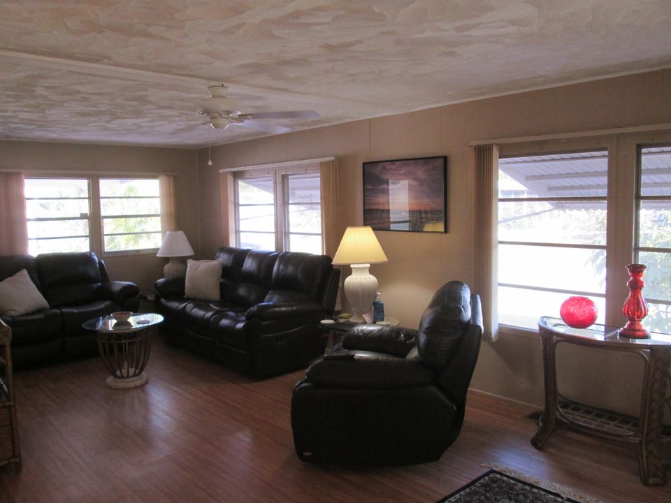 待售: $49,500 (2 贝兹, 2 浴室, 1200 平方英尺)