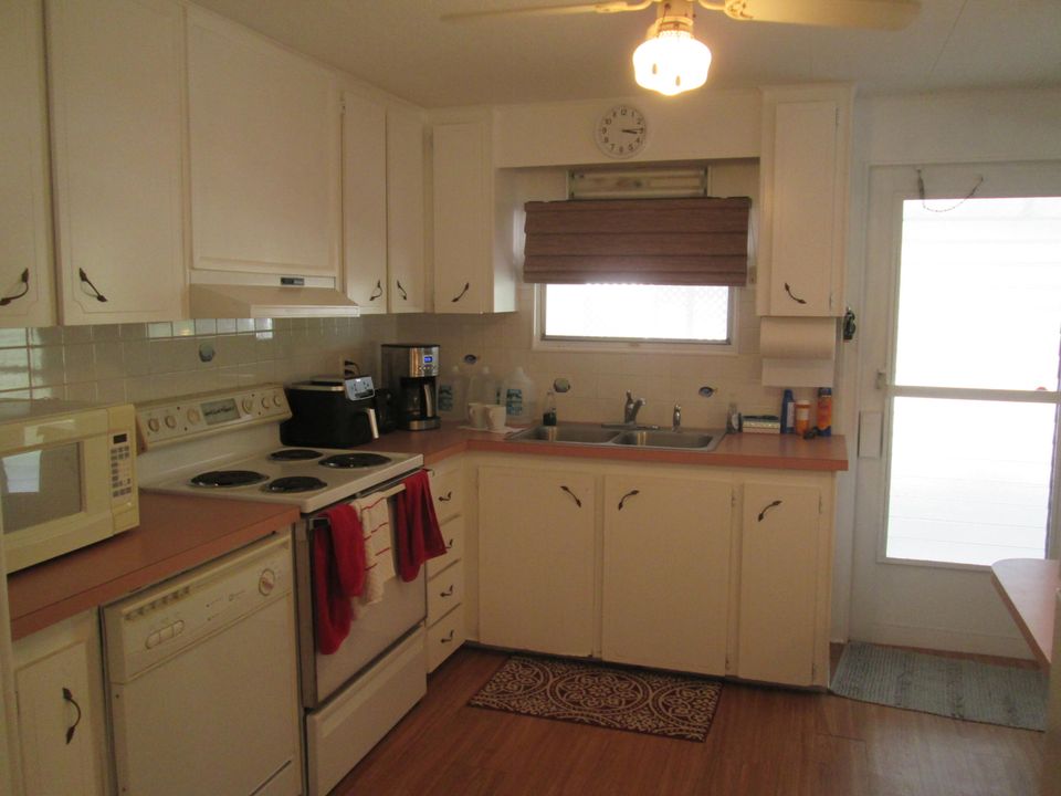 待售: $49,500 (2 贝兹, 2 浴室, 1200 平方英尺)